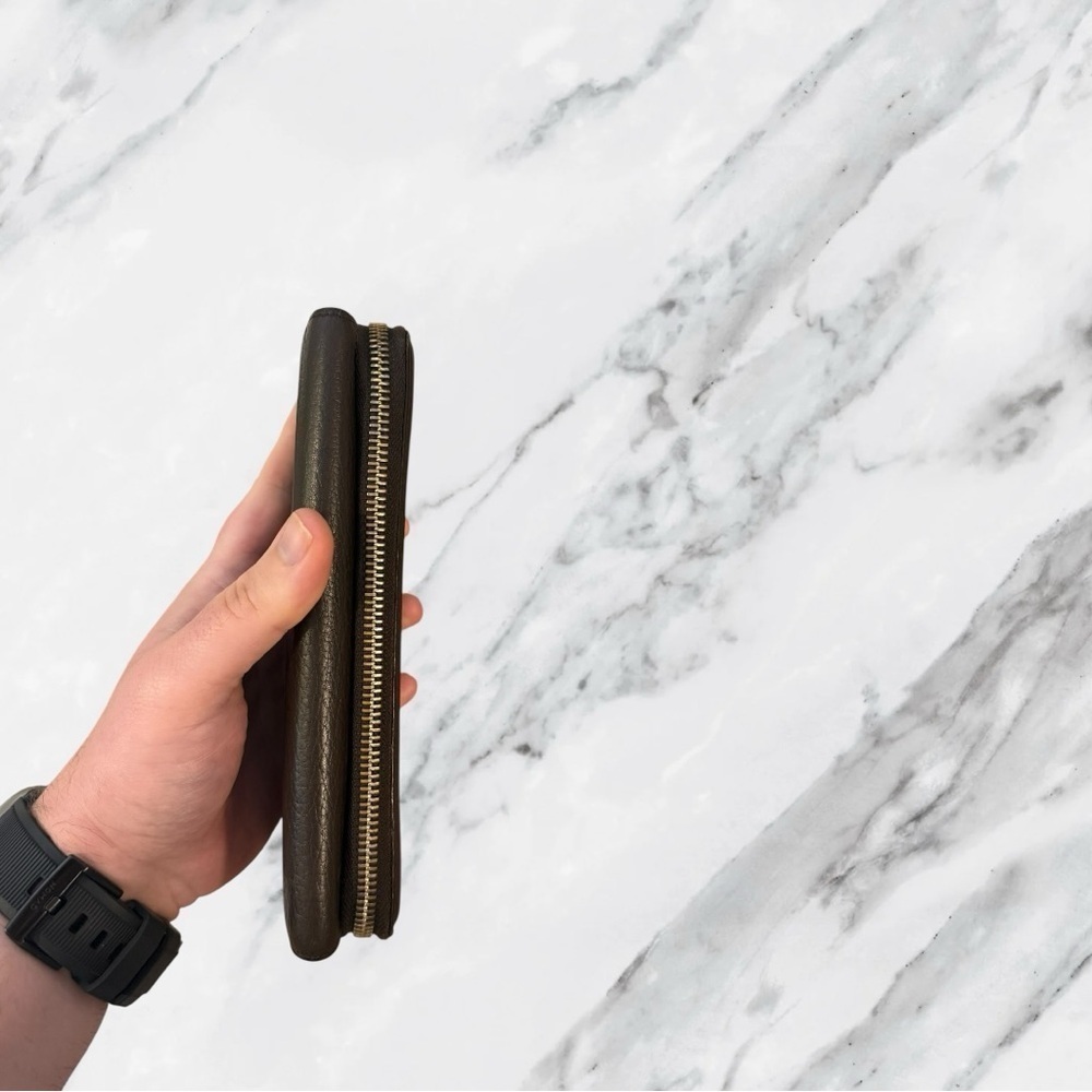 GUCCI Authentic Conserved Genus Interlocking G Ca… - image 6